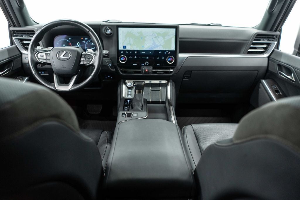 Lexus GX photo 8