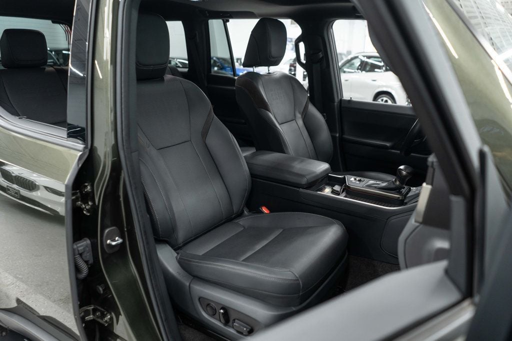 Lexus GX photo 9
