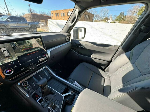 2024 Lexus GX GX-550/Overtrail/HeadsUpDisplay/Heated&CooledSeats/BlindSpot - 22746210 - 28