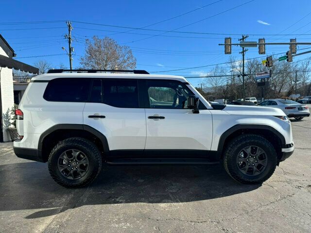 2024 Lexus GX GX-550/Overtrail/HeadsUpDisplay/Heated&CooledSeats/BlindSpot - 22746210 - 5