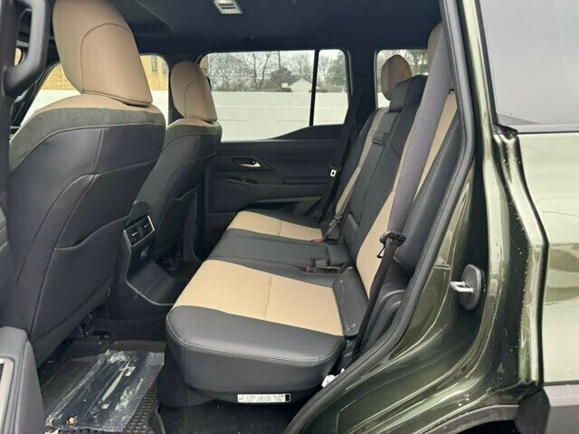 2024 Lexus GX GX-550/Overtrail/HeadsUpDisplay/Heated&CooledSeats/BllindSpot - 22750545 - 11