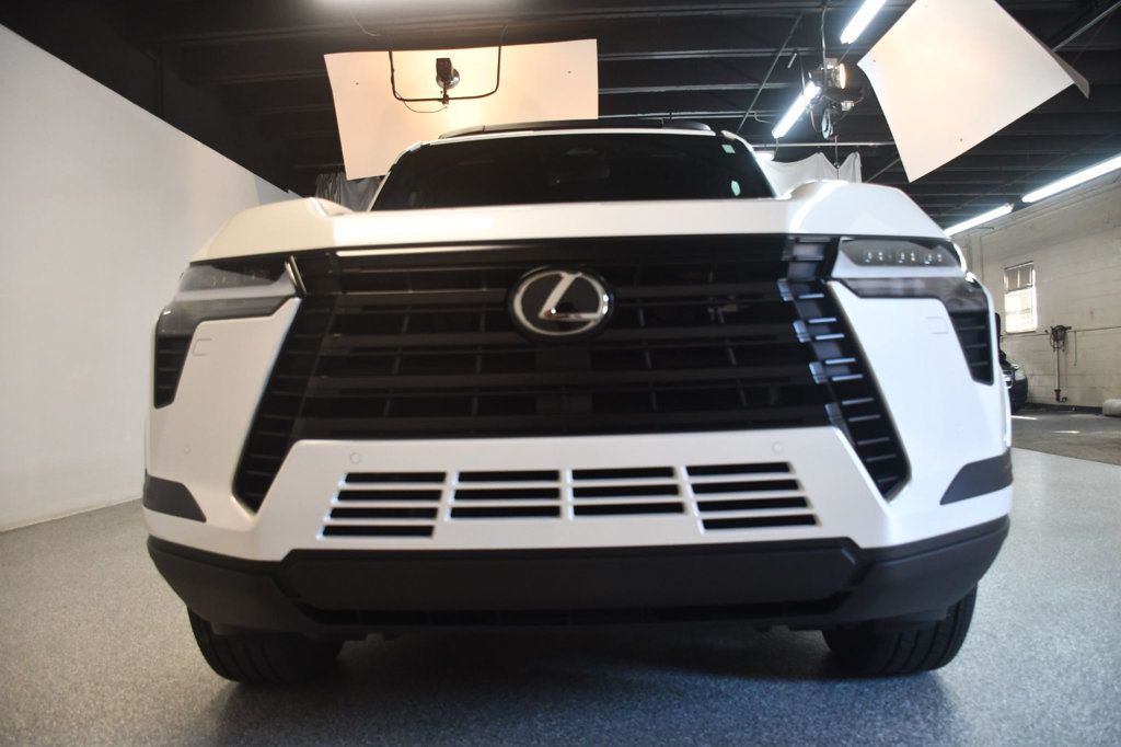Lexus GX photo 12