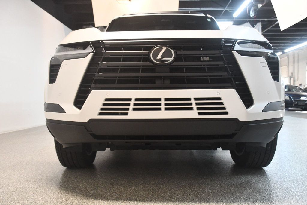 Lexus GX photo 16