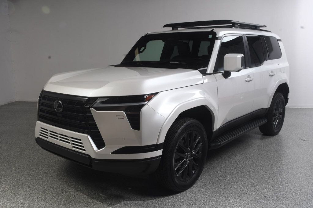 Lexus GX photo 2