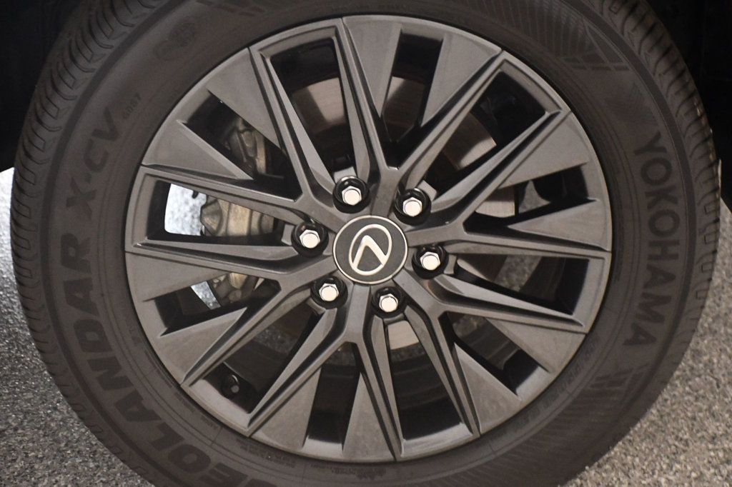 Lexus GX photo 22
