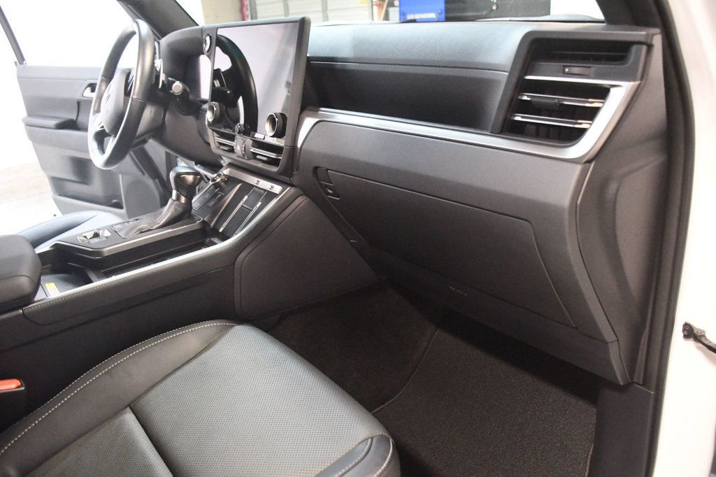 Lexus GX photo 28