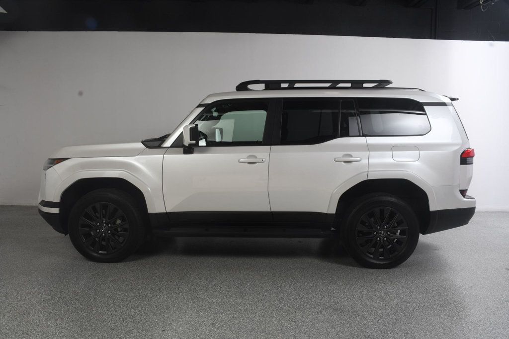 Lexus GX photo 3