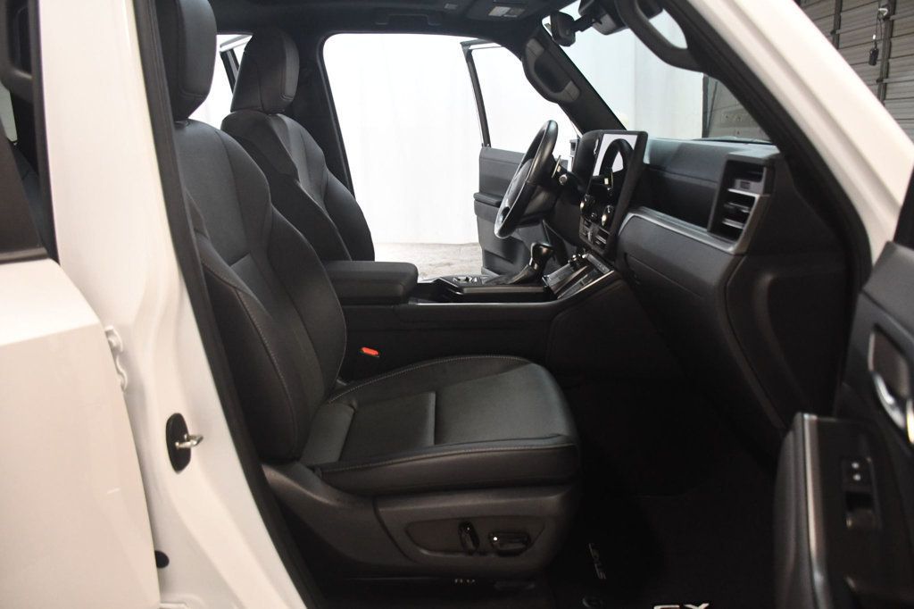 Lexus GX photo 30