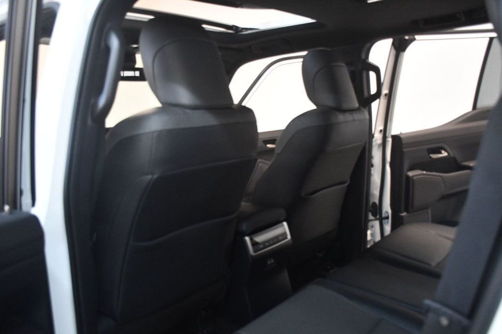 Lexus GX photo 32