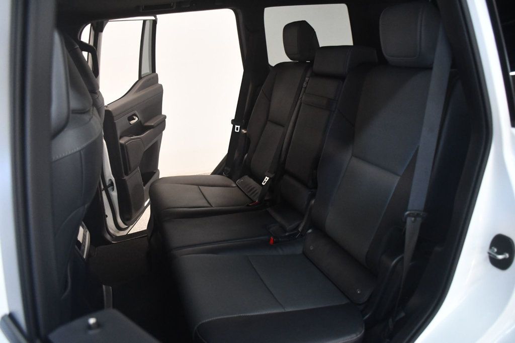 Lexus GX photo 34