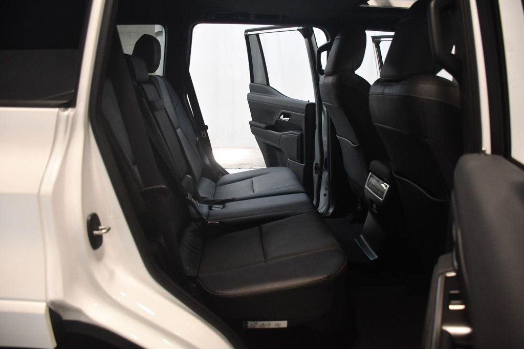 Lexus GX photo 36