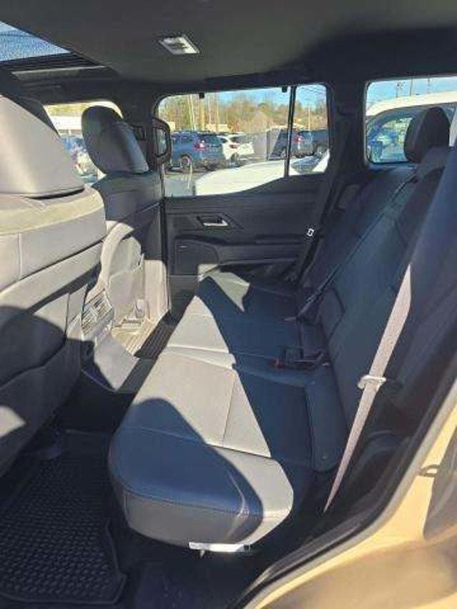 2024 Lexus GX Heated&Cooled Seats/Heads Up Display/Blind Spot/Lane Keep Assist - 22969742 - 6