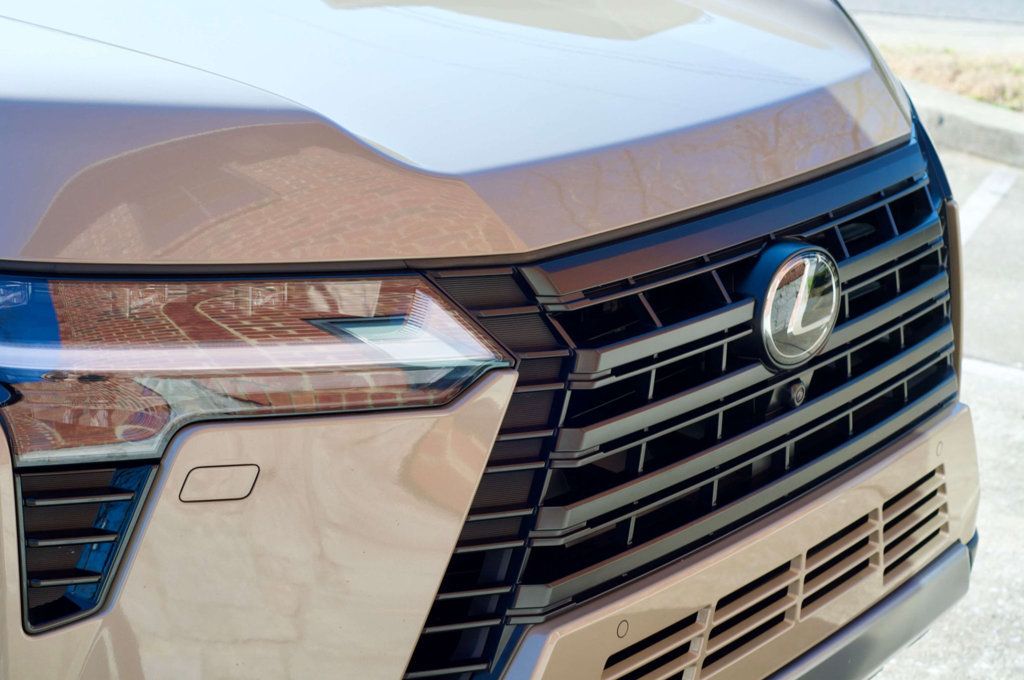 2024 Lexus GX Heated&Cooled Seats/Heads Up Display/Blind Spot/Lane Keep Assist - 22969742 - 8