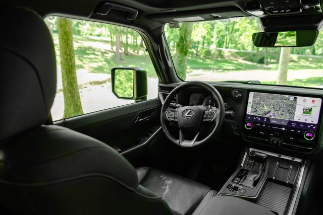 2024 Lexus GX Luxury/2ndRowCaptains/Heated&CooledSeats/HeadsUpDisplay/NAV - 23068561 - 16