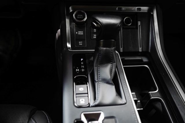 2024 Lexus GX Luxury/2ndRowCaptains/Heated&CooledSeats/HeadsUpDisplay/NAV - 23068561 - 36