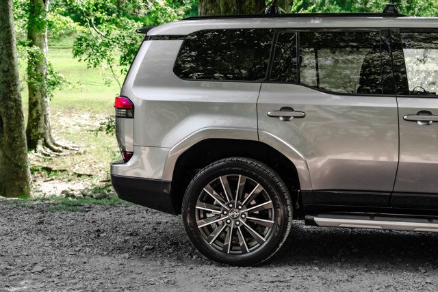 2024 Lexus GX Luxury/2ndRowCaptains/Heated&CooledSeats/HeadsUpDisplay/NAV - 23068561 - 3
