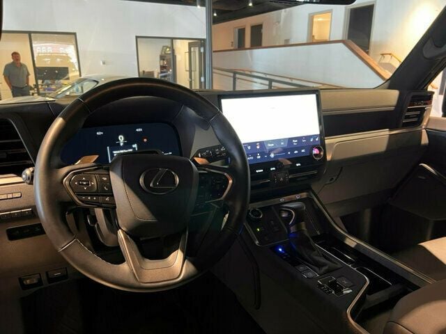 2024 Lexus GX Luxury/Heated&CooledMassagingSeats/HeadsUpDisplay/NAV - 22983281 - 17