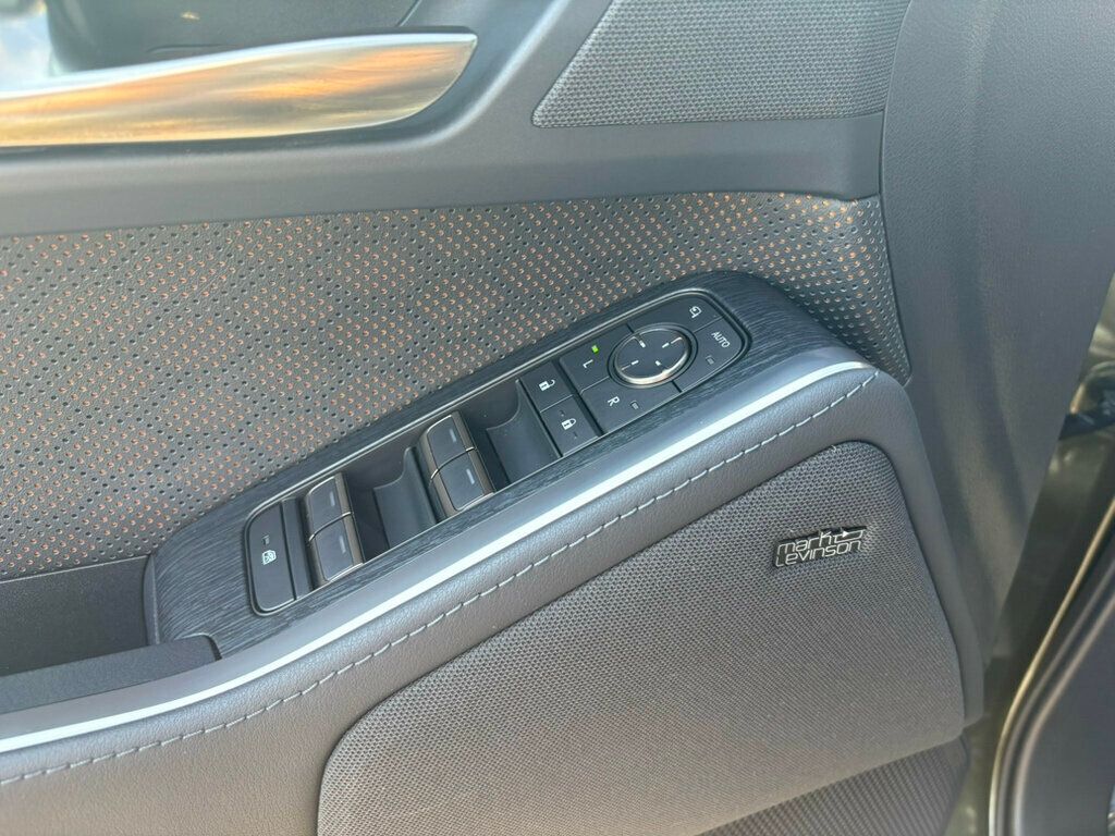 2024 Lexus GX photo 16