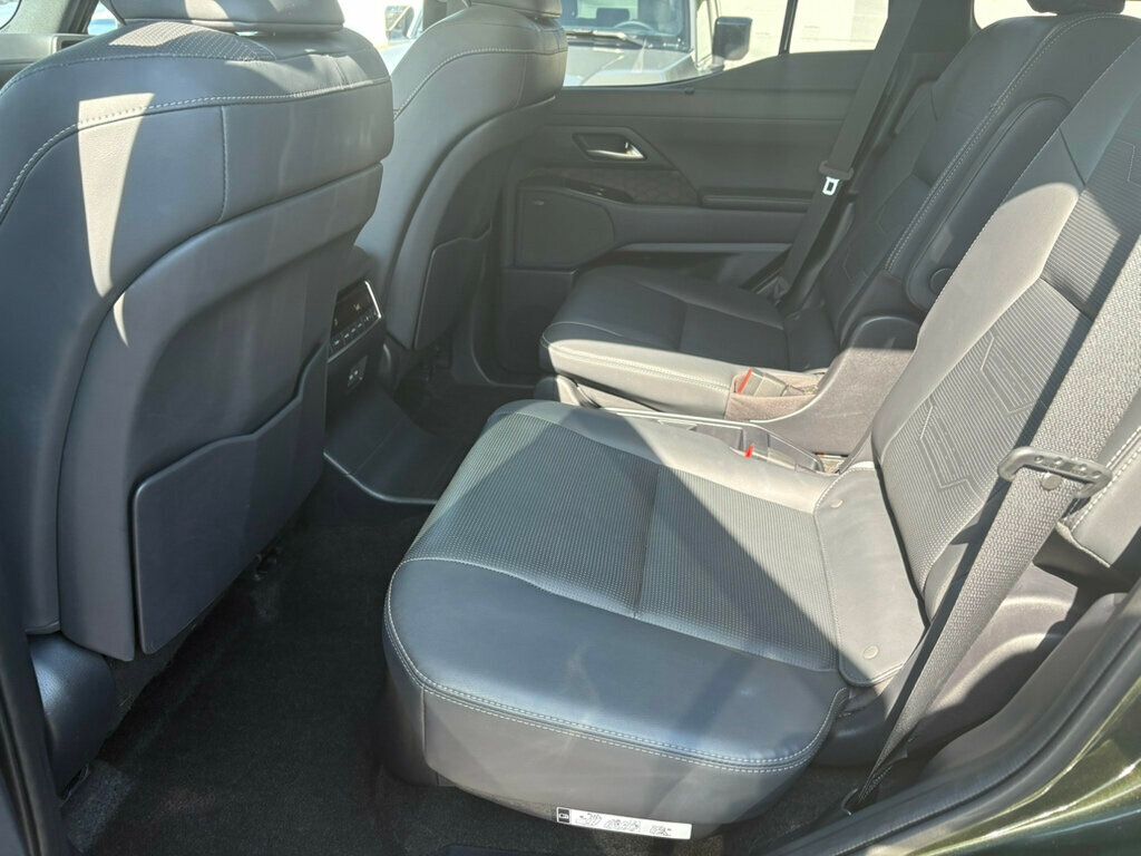 2024 Lexus GX photo 19