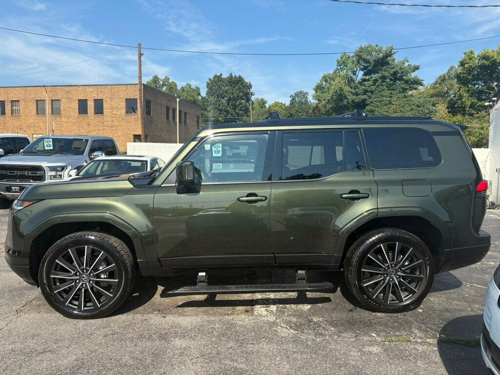 2024 Lexus GX photo 2