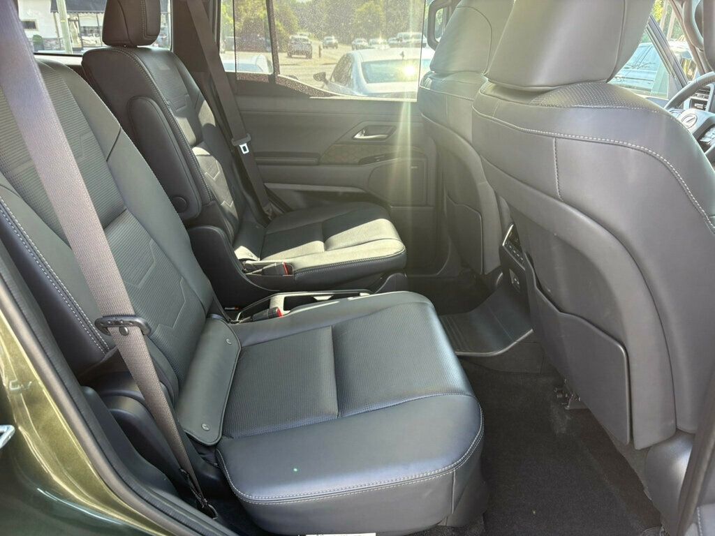 2024 Lexus GX photo 24