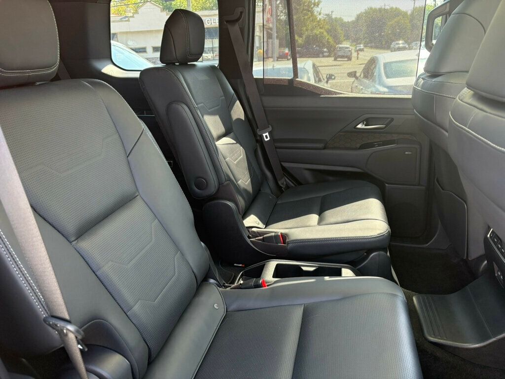 2024 Lexus GX photo 25