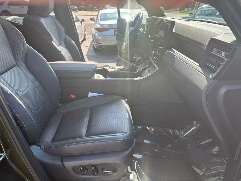 2024 Lexus GX photo 28