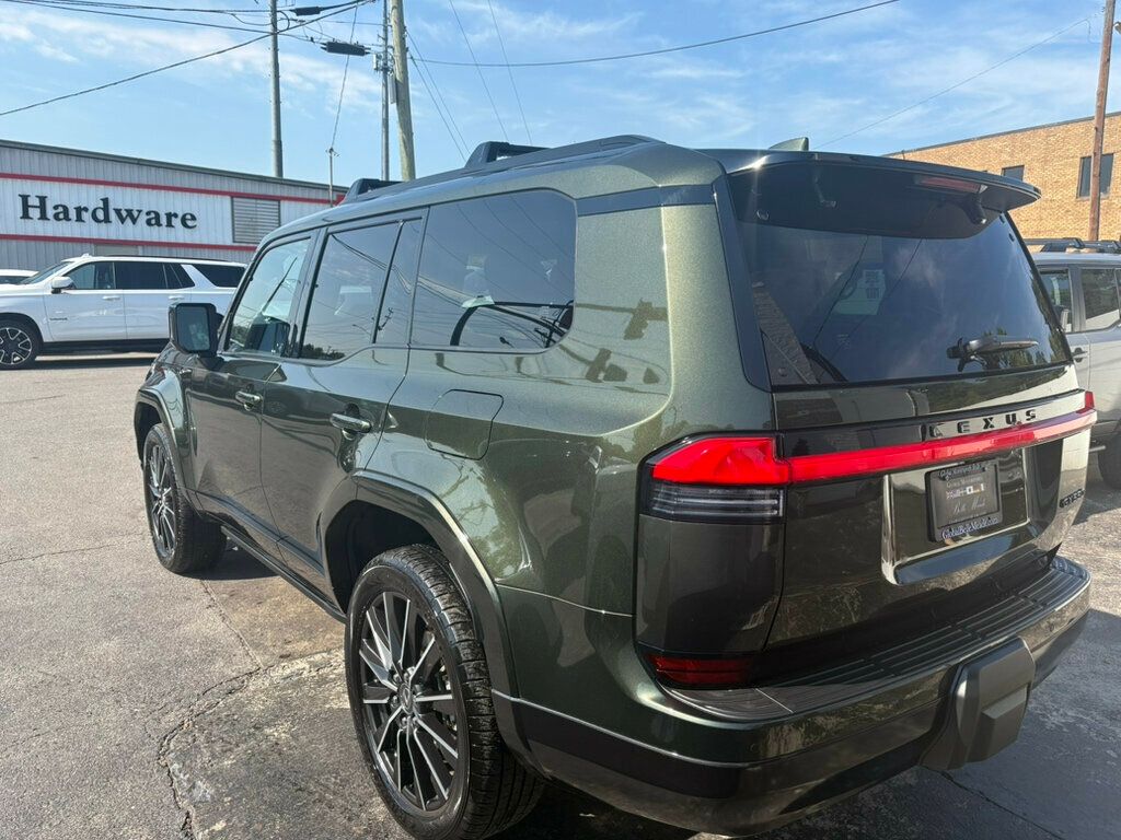 2024 Lexus GX photo 3