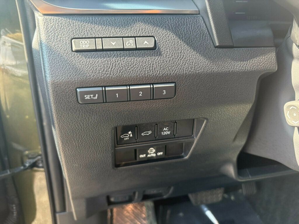 2024 Lexus GX photo 31