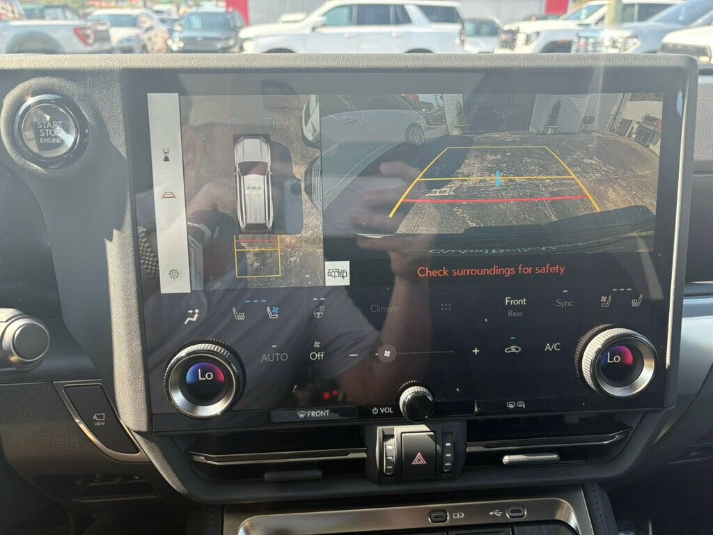 2024 Lexus GX photo 36