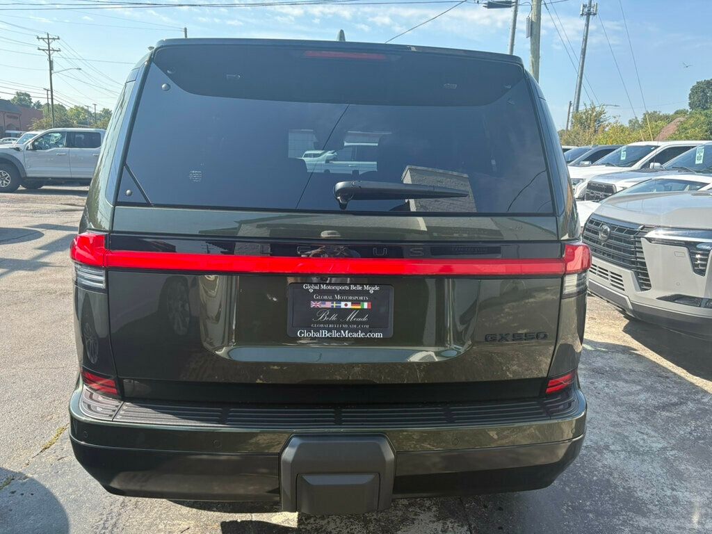 2024 Lexus GX photo 4
