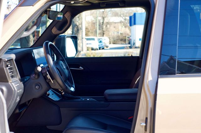 2024 Lexus GX Overtrail+/Heated&CooledSeats/HeadsUpDisplay/LaneKeepAssist - 22969742 - 17