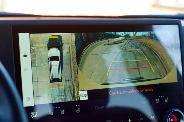 2024 Lexus GX Overtrail+/Heated&CooledSeats/HeadsUpDisplay/LaneKeepAssist - 22969742 - 30