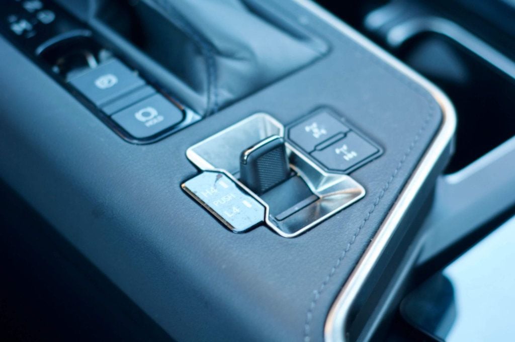 2024 Lexus GX Overtrail+/Heated&CooledSeats/HeadsUpDisplay/LaneKeepAssist - 22969742 - 34