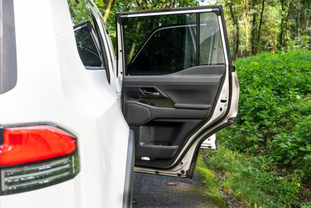 2024 Lexus GX Overtrail/Heated&CooledSeats/TrafficJamAssist/BlindSpot/LaneKeep - 23057284 - 31