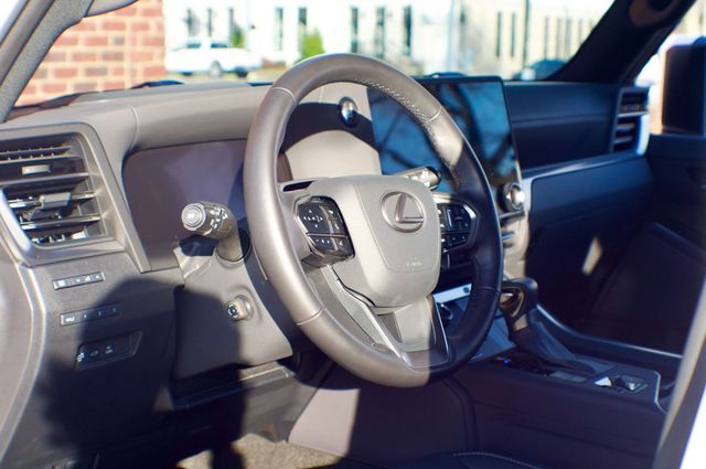 2024 Lexus GX Premium+/ColdAreaPkg/HeadsUpDisplay/TrafficJamAssist/NAV - 22972649 - 18