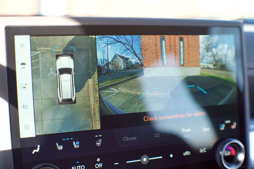 2024 Lexus GX Premium+/ColdAreaPkg/HeadsUpDisplay/TrafficJamAssist/NAV - 22972649 - 29