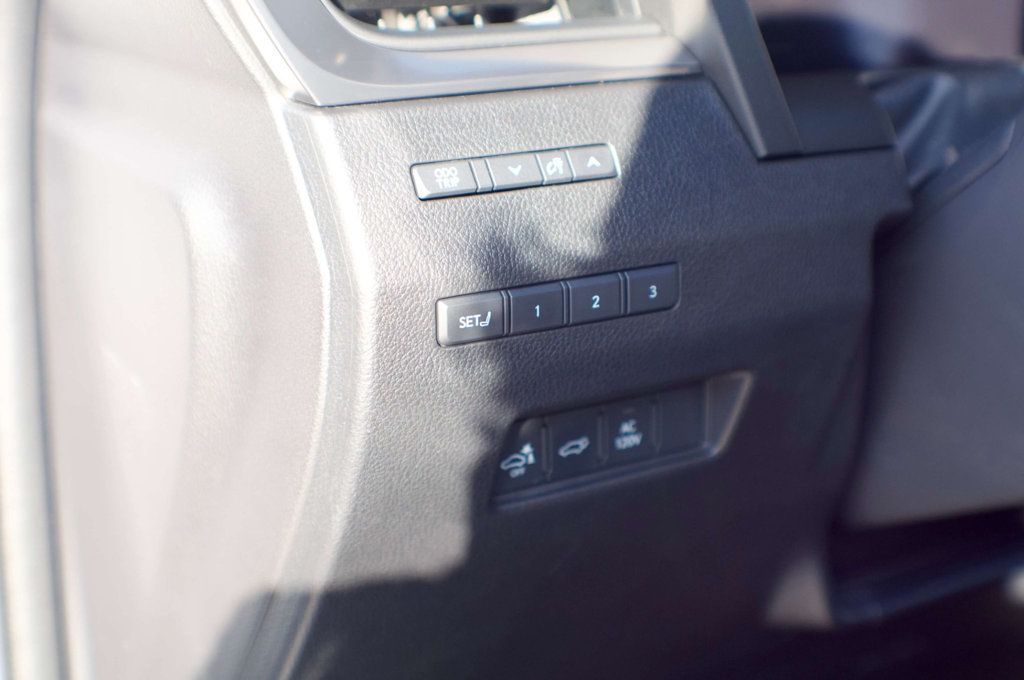 2024 Lexus GX Premium+/ColdAreaPkg/HeadsUpDisplay/TrafficJamAssist/NAV - 22972649 - 30