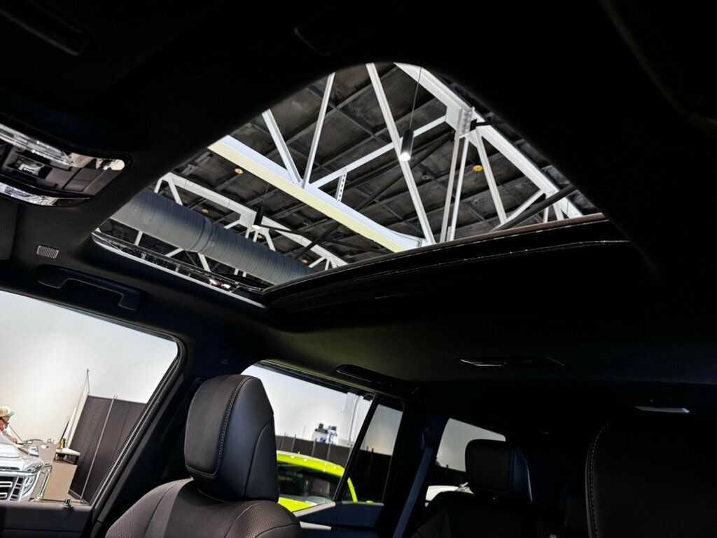 2024 Lexus GX Premium+/HeadUpDisplay/Htd&CldSeats/TrafficJamAssist/MoonRoof - 23020174 - 16