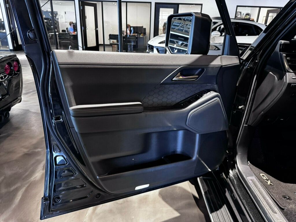 2024 Lexus GX Premium+/HeadUpDisplay/Htd&CldSeats/TrafficJamAssist/MoonRoof - 23020174 - 8