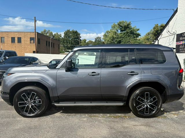 2024 Lexus GX Premium photo 2