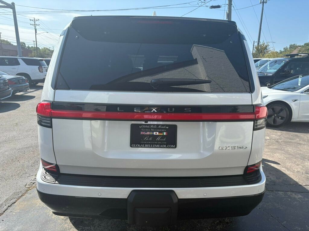 2024 Lexus GX Premium photo 2