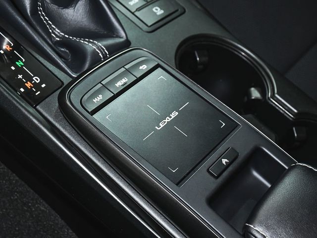 2024 Lexus IS 350 F SPORT - 23025857 - 40