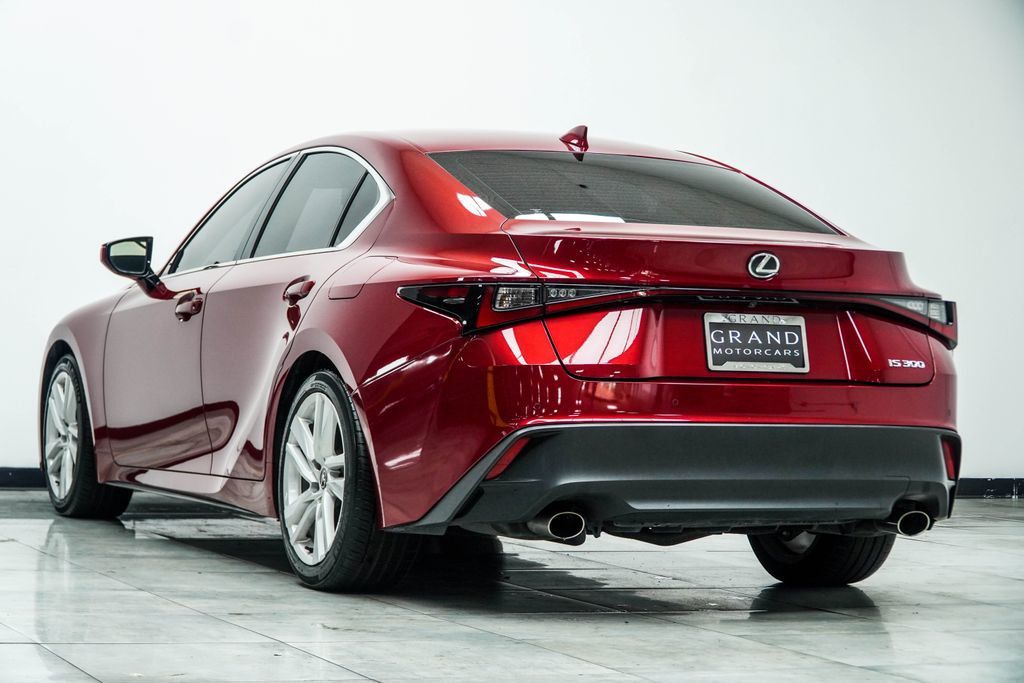 Lexus IS photo 11