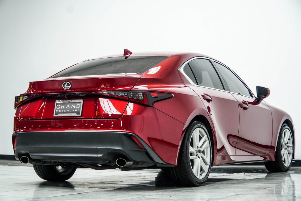 Lexus IS photo 13