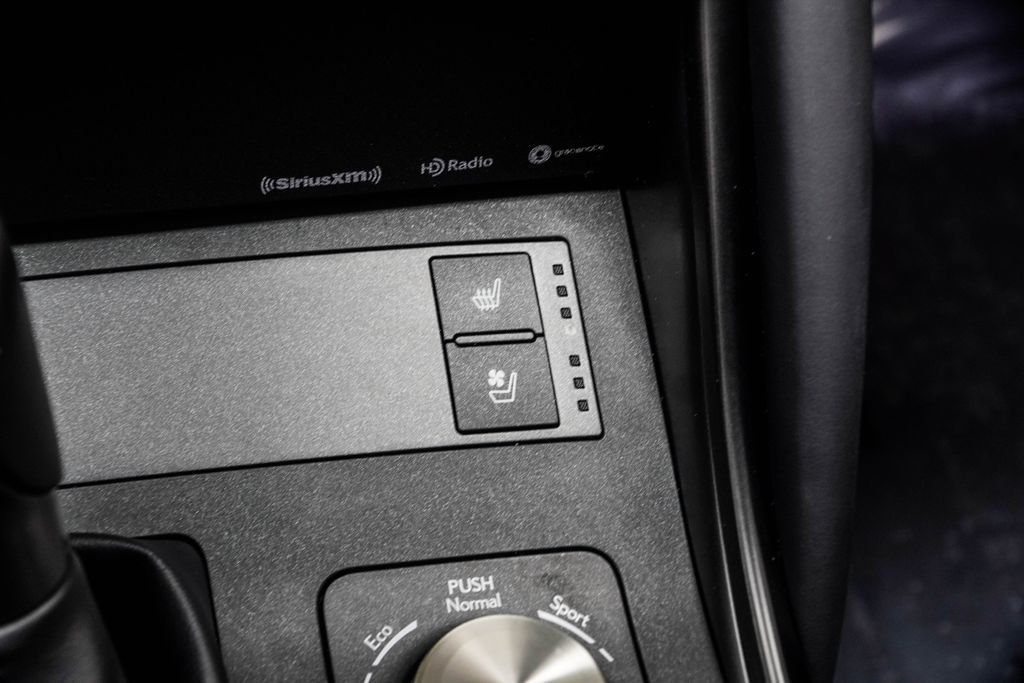 Lexus IS photo 19