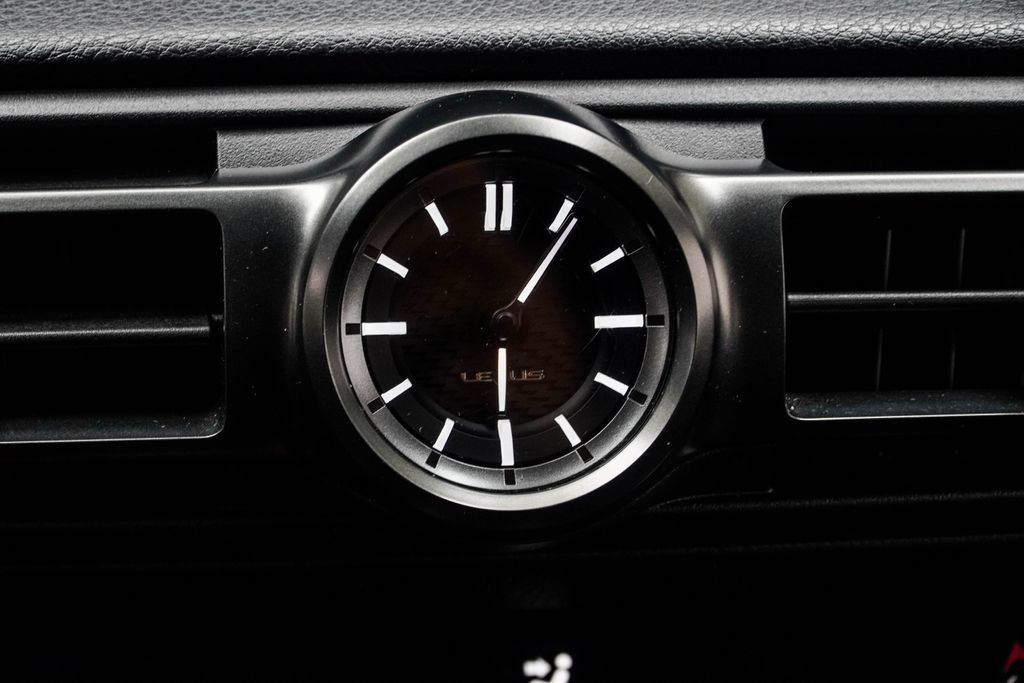 Lexus IS photo 21