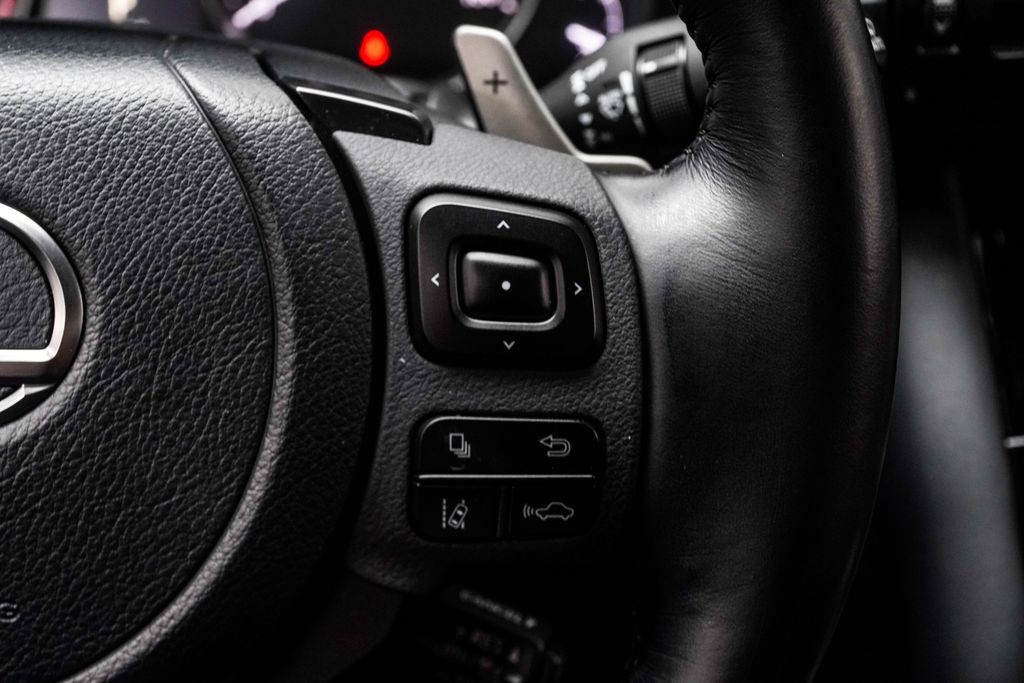Lexus IS photo 26