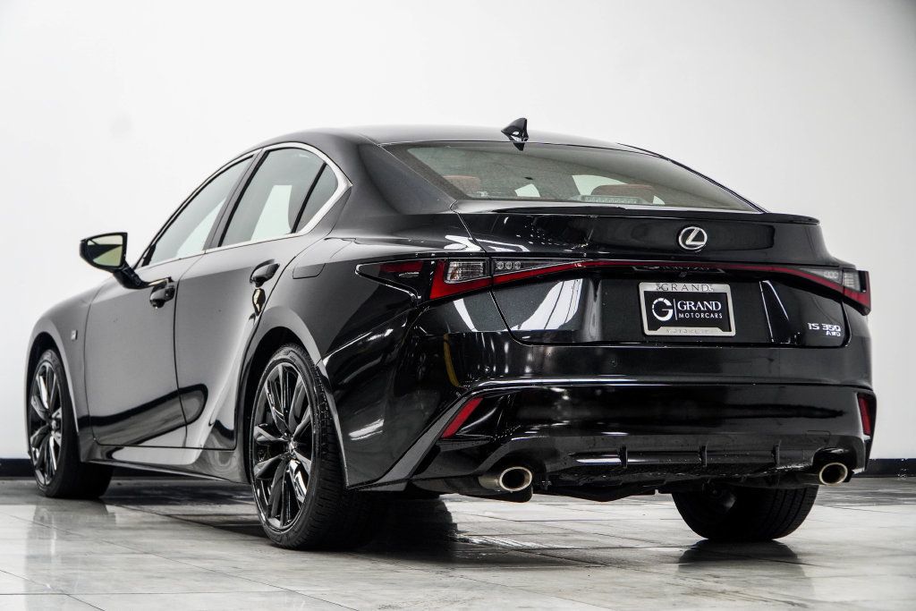 Lexus IS350 photo 11