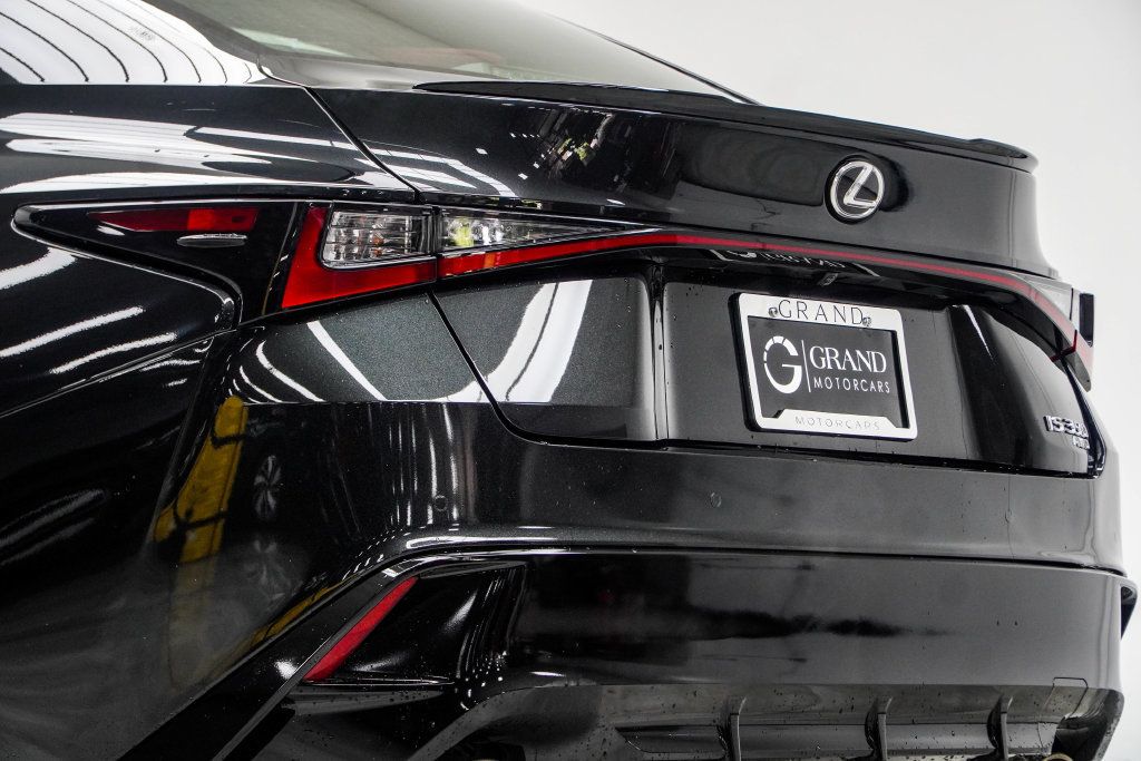 Lexus IS350 photo 14